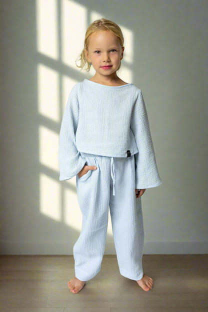 divci-top-měkký-prodyšný-mušelín-stylový-volný-široky-rukáv-Ideální-pro-každodenní-nošení-letní-večery-Lehkost-elegance-volnost-pro-teplé-dny-do-školy-hřiště-baby-blue