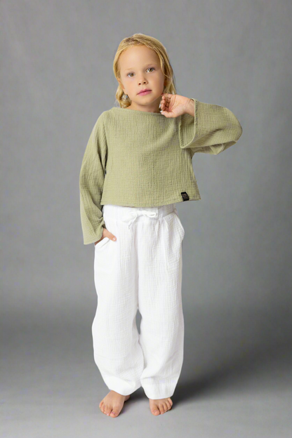 divci-top-měkký-prodyšný-mušelín-stylový-volný-široky-rukáv-Ideální-pro-každodenní-nošení-letní-večery-Lehkost-elegance-volnost-pro-teplé-dny-do-školy-hřiště-khaki