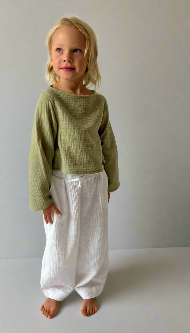 divci-top-měkký-prodyšný-mušelín-stylový-volný-široky-rukáv-Ideální-pro-každodenní-nošení-letní-večery-Lehkost-elegance-volnost-pro-teplé-dny-do-školy-hřiště-khaki